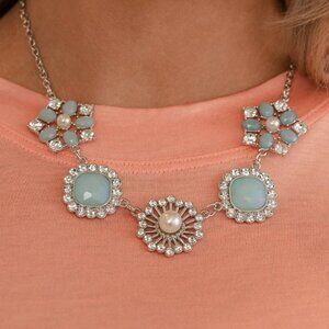 Paparazzi Jewelry Accessories - Flower Crown - Blue Necklace - Vintage